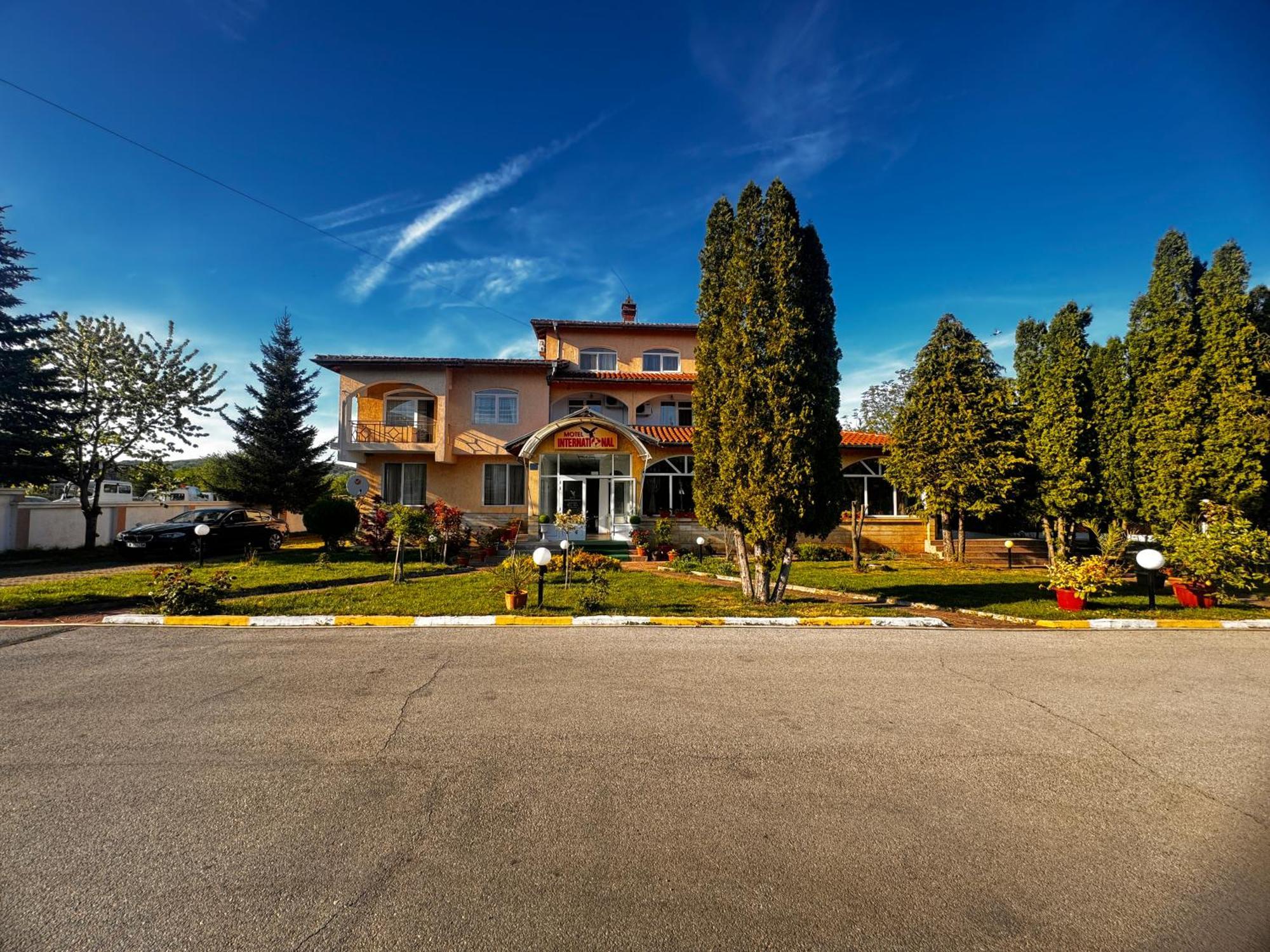 Motel International Берковица Экстерьер фото
